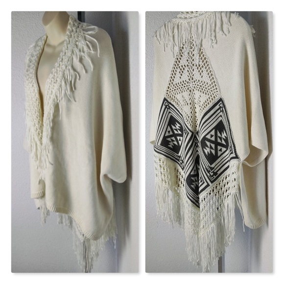 House of Harlow 1960 Sweaters - House Of Harlow 1960 Cream OS Fringed Kimono NWOT